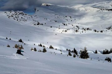 Ski de tura si feeride in Bucegi in 2026 pe Vf Tataru
